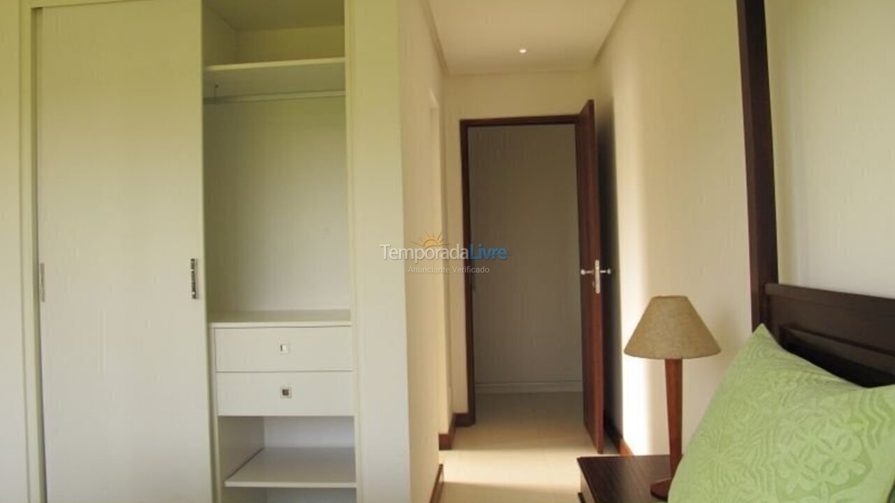 Apartamento para aluguel de temporada em Mata de São João (Imbassaí)