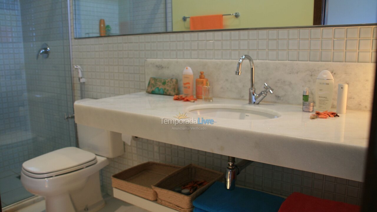 Apartamento para aluguel de temporada em Mata de São João (Imbassaí)