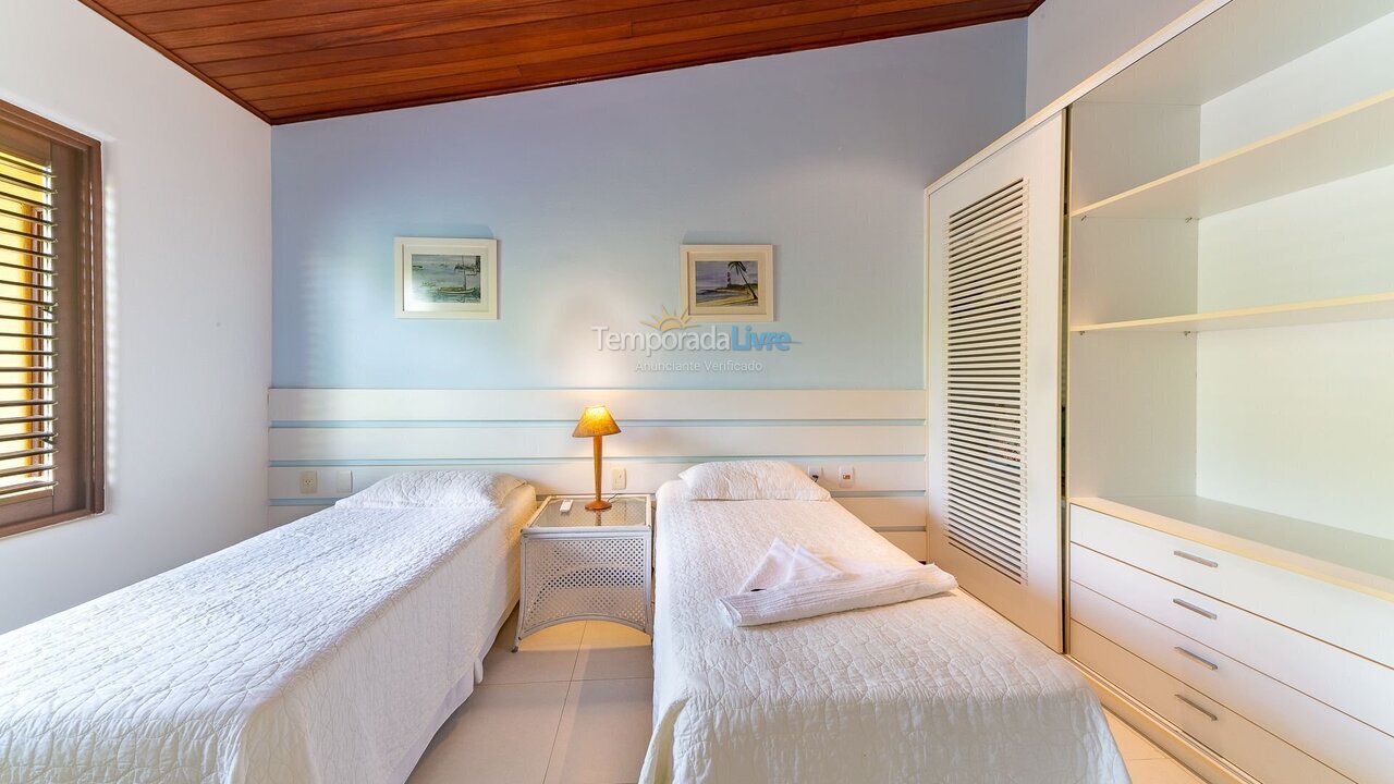 Apartamento para aluguel de temporada em Mata de São João (Imbassaí)