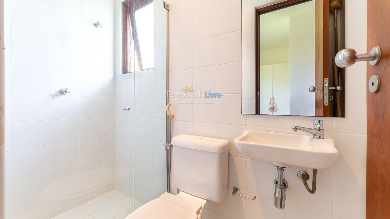 Apartamento para aluguel de temporada em Mata de São João (Imbassaí)