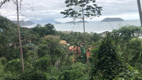 Praia de juquehy do alto do morro.