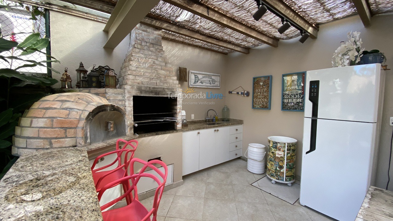 House for vacation rental in São Sebastião (Praia da Baleia)