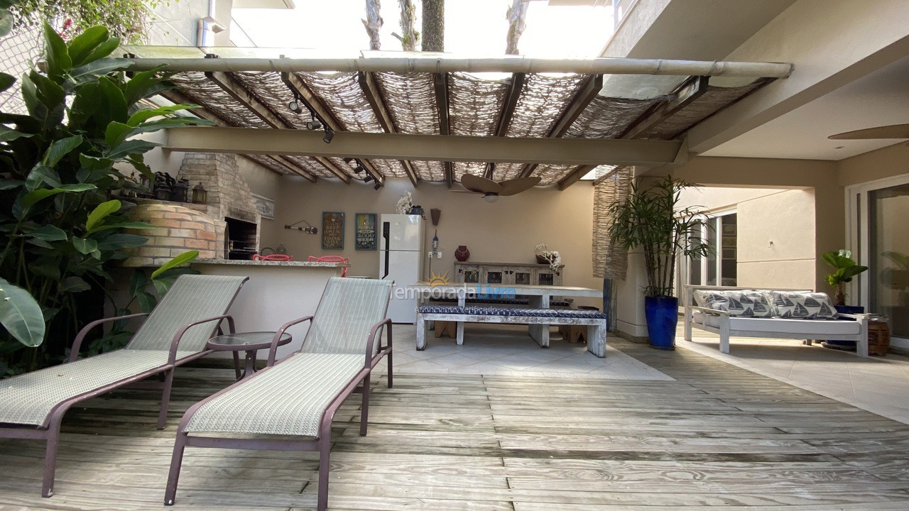 House for vacation rental in São Sebastião (Praia da Baleia)