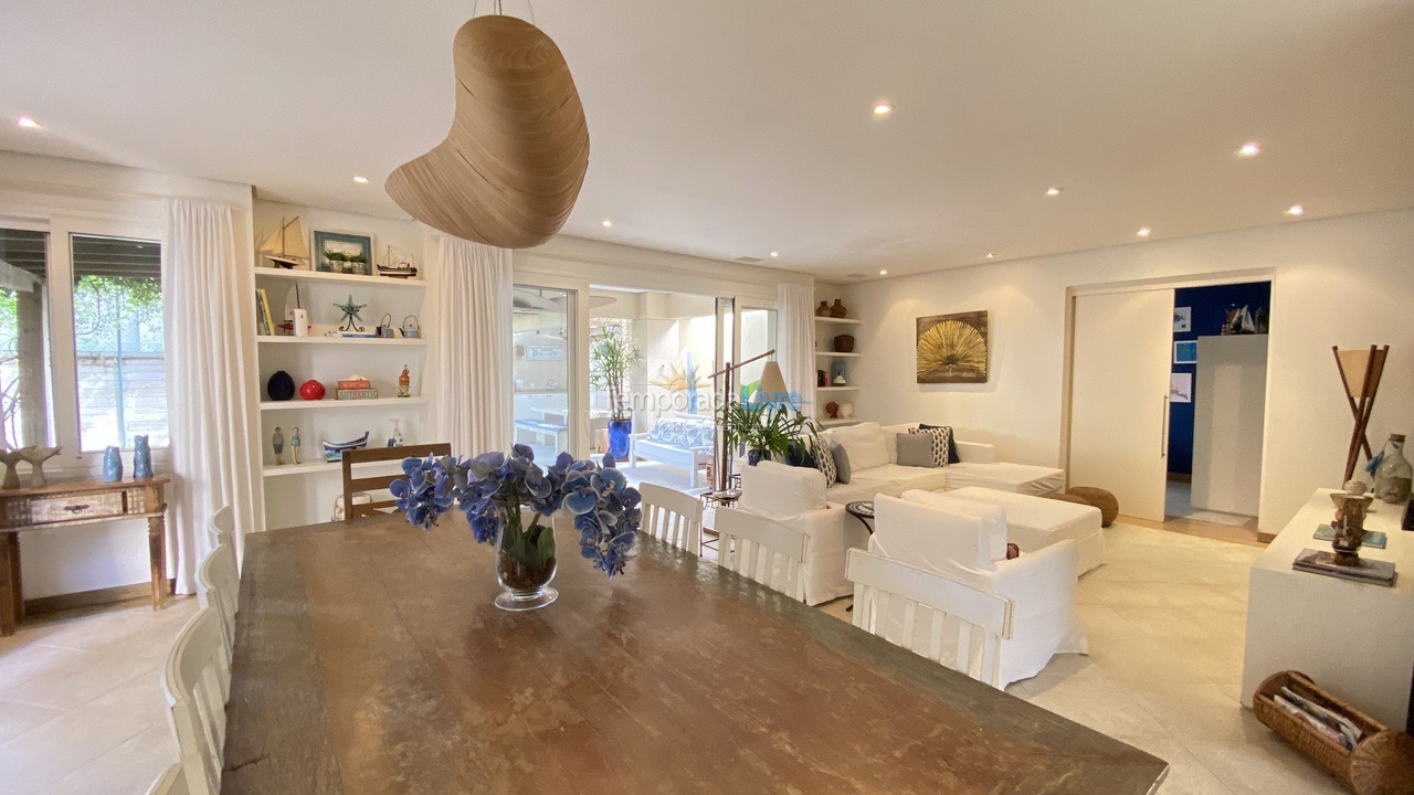 House for vacation rental in São Sebastião (Praia da Baleia)