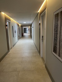 Corredor dos apartamentos