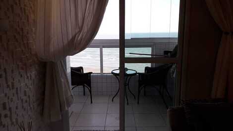 Beautiful apartment facing the sea