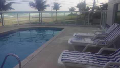 Beautiful apartment facing the sea