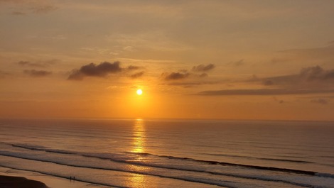 Beautiful apartment facing the sea