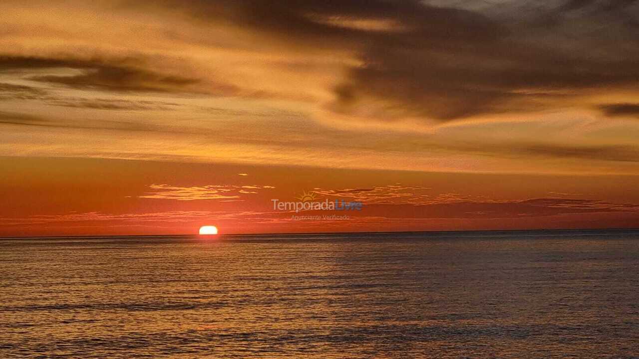 Apartamento para aluguel de temporada em Rio das Ostras (Costa Azul)