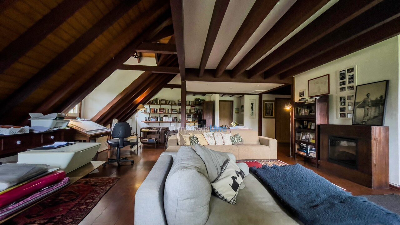 Casa para aluguel de temporada em Campos do Jordão (Descansopolis)