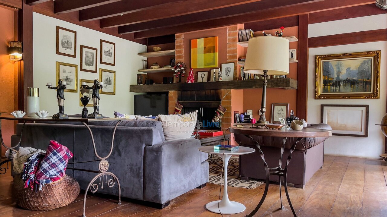 Casa para aluguel de temporada em Campos do Jordão (Descansopolis)