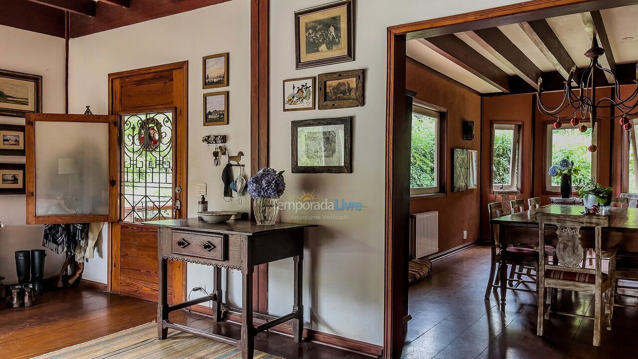 Casa para aluguel de temporada em Campos do Jordão (Descansopolis)