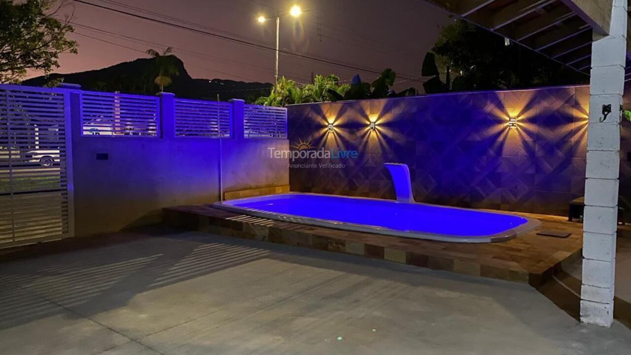 Casa para alquiler de vacaciones em Caraguatatuba (Aruan)