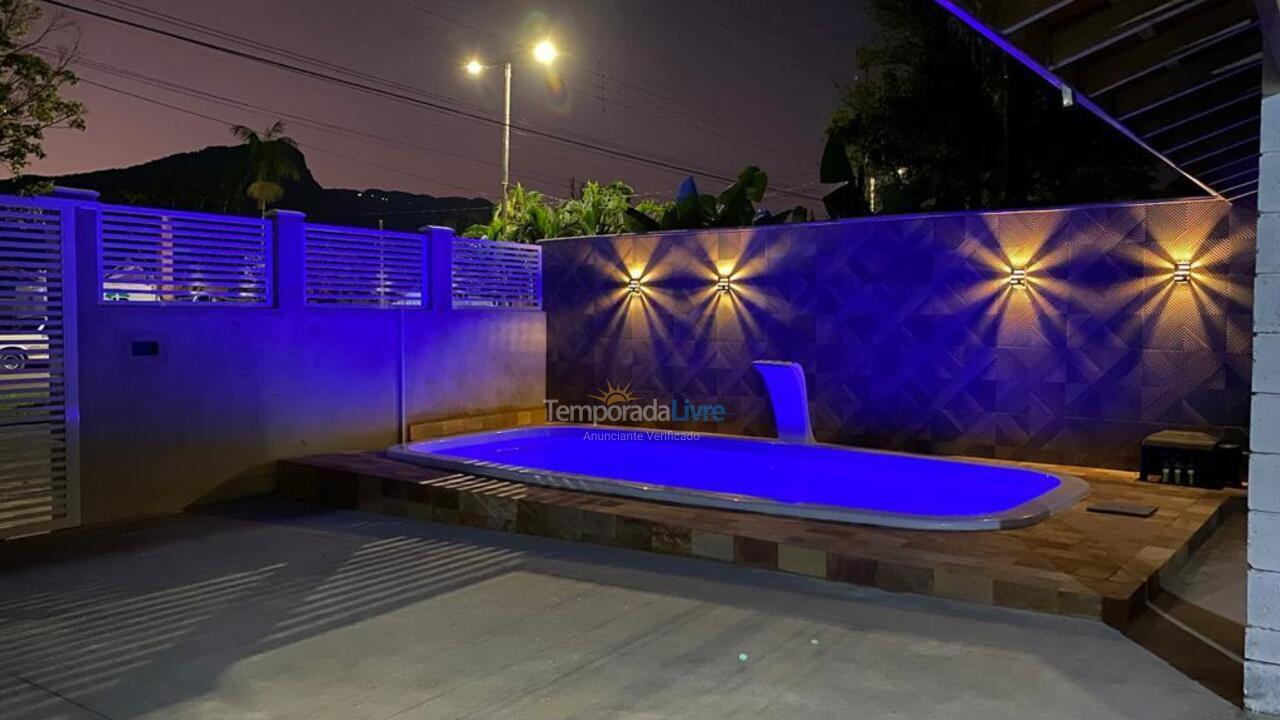 Casa para alquiler de vacaciones em Caraguatatuba (Aruan)