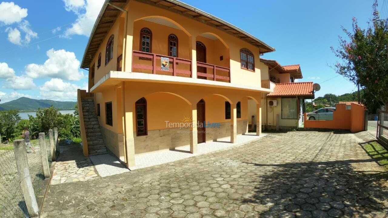 Casa para alquiler de vacaciones em Garopaba (Praia da Ferrugem)