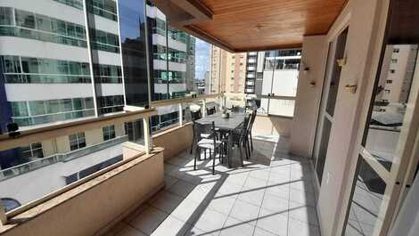 Great 3 bedroom apartment in Meia Praia