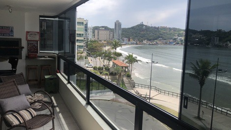 GREAT THREE BEDROOMS IN FRONT OF THE SEA