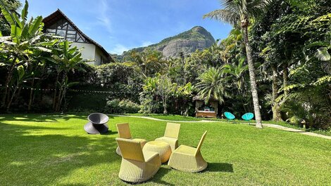 LUXOBRASIL #RJ72 Casa Serra e Mar 04 Suites Joá Vacation Rentals