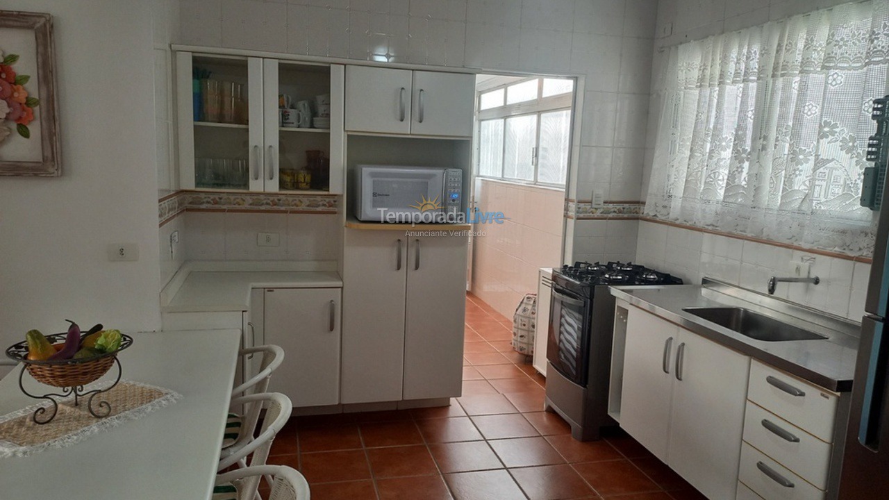 Apartamento para aluguel de temporada em Guarujá (Enseada)