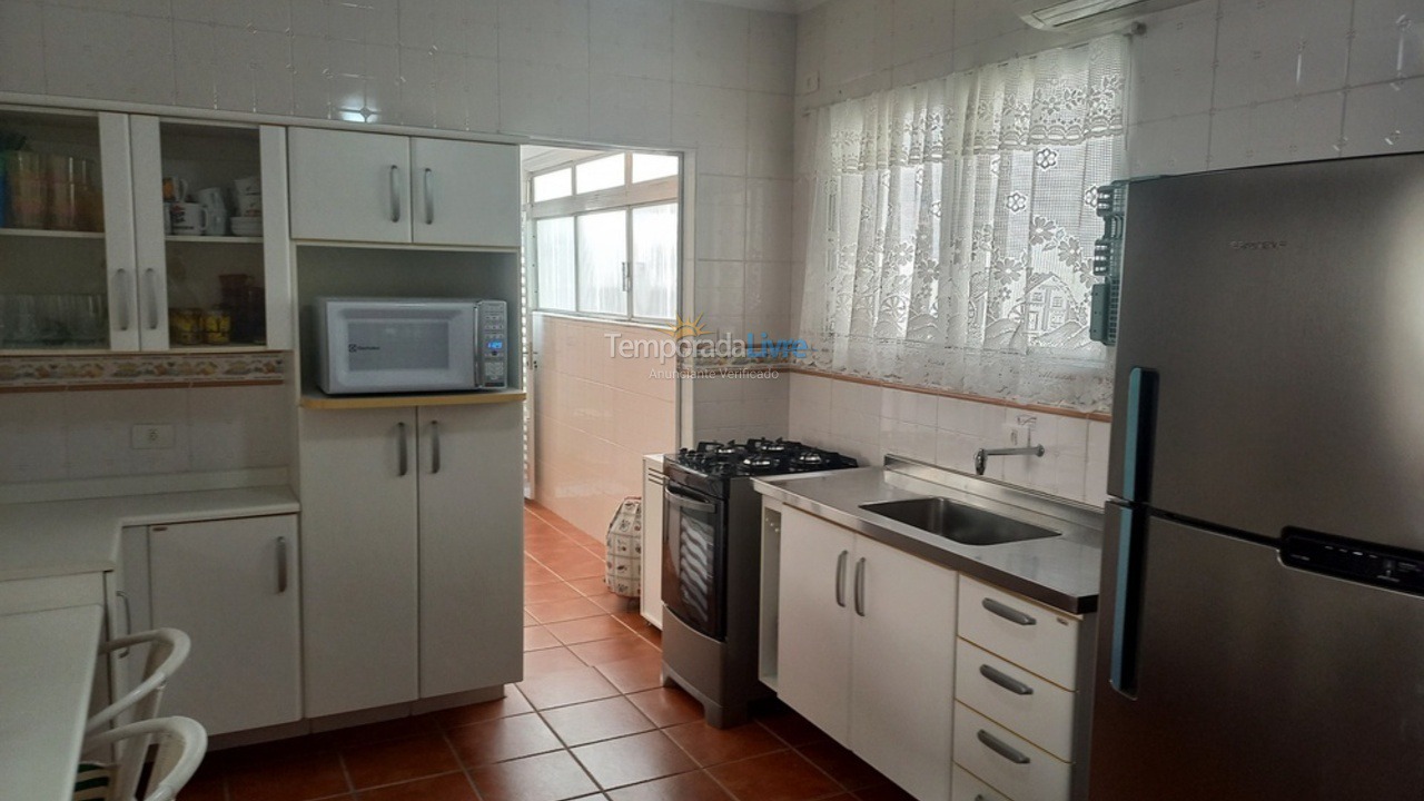 Apartamento para aluguel de temporada em Guarujá (Enseada)