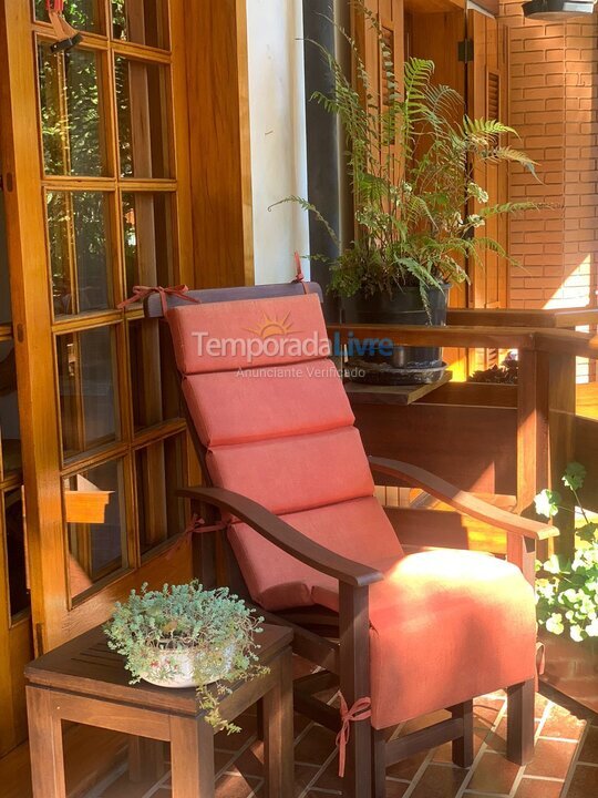 Apartment for vacation rental in Campos do Jordão (Capivari)