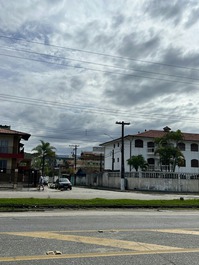 Locação de apartamento 30 metros Praia Grande