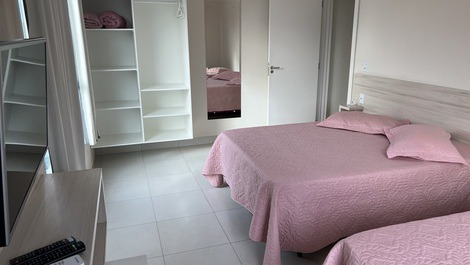 Apartment with terrace and pool for 4 people in Praia de Mariscal