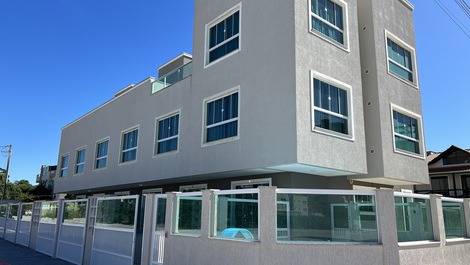 Apartment with terrace and pool for 4 people in Praia de Mariscal