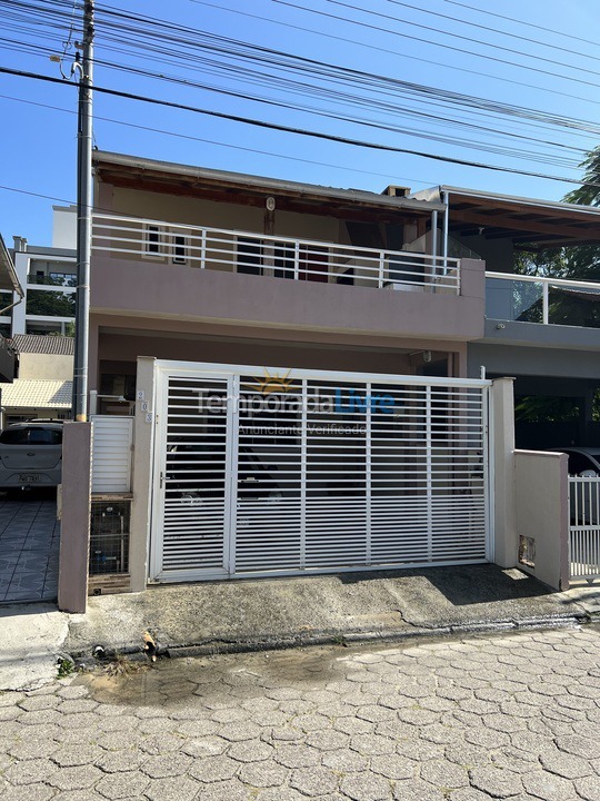 Apartment for vacation rental in Bombinhas (Canto Grande)