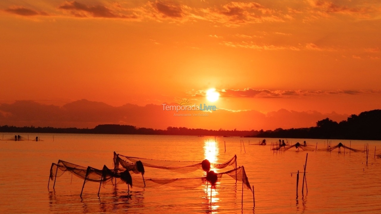 Casa para alquiler de vacaciones em Imaruí (Praia Vermelha)