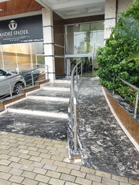 QUALIFIED STANDARD APARTMENT IN BOMBINHAS, SC, 03 AR, WI-FI, cm405