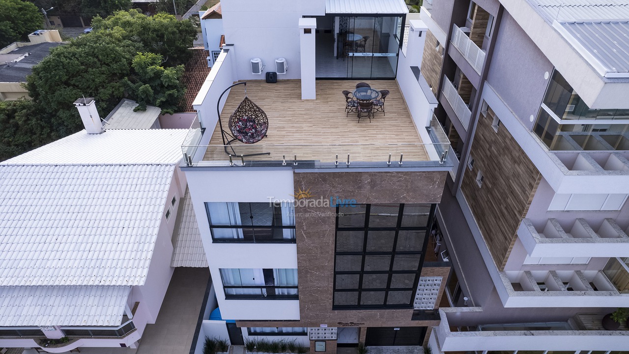 Casa para aluguel de temporada em Bombinhas (Canto Grande)
