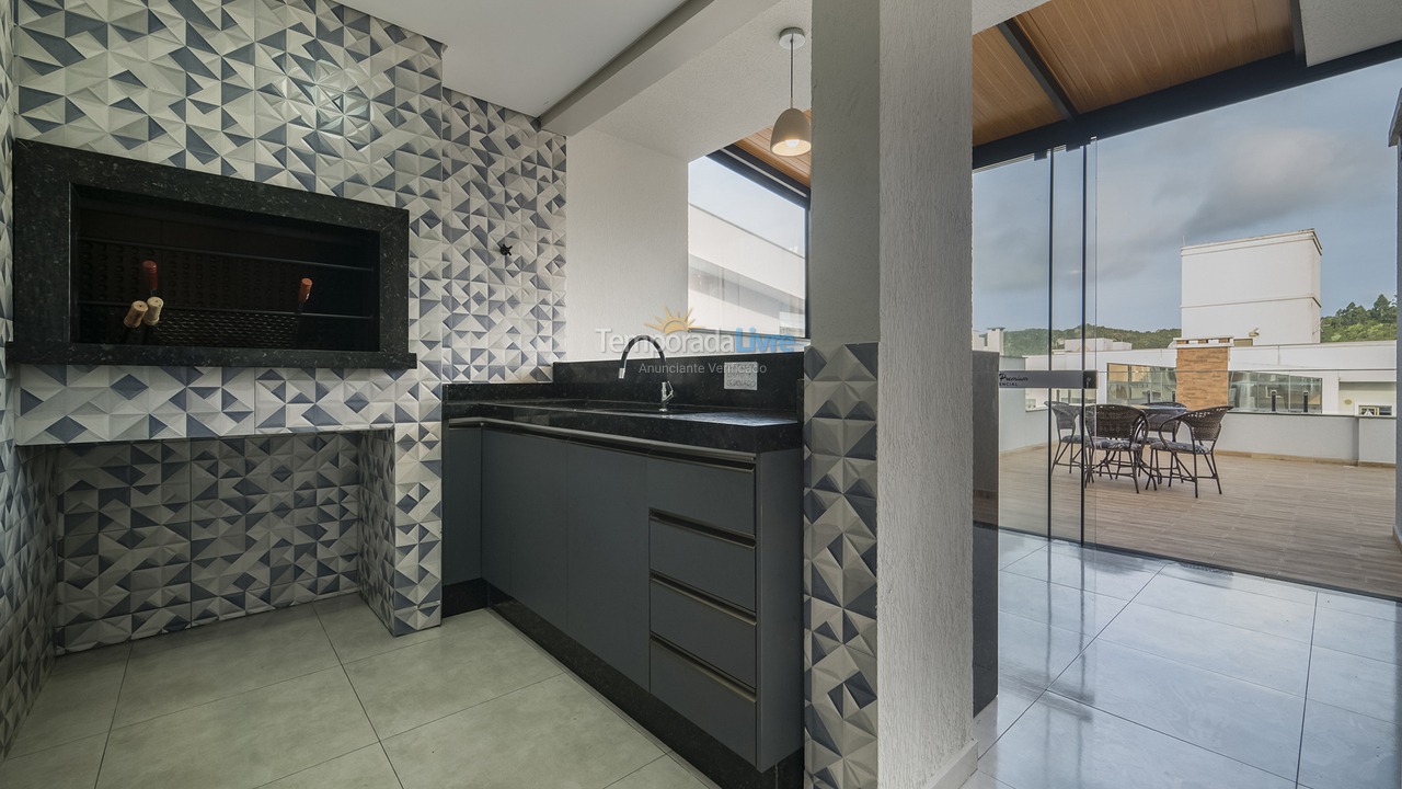 Casa para aluguel de temporada em Bombinhas (Canto Grande)