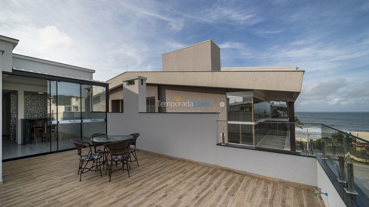 Casa para aluguel de temporada em Bombinhas (Canto Grande)