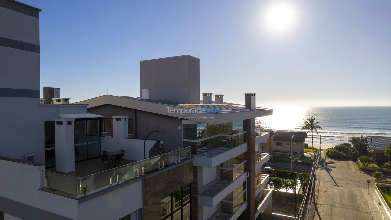 Casa para aluguel de temporada em Bombinhas (Canto Grande)