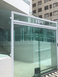 Apartment with gourmet balcony, facing the sea in Mongaguá/Sp