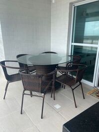 Apartment with gourmet balcony, facing the sea in Mongaguá/Sp