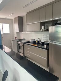 Cozinha planejada e equipada 