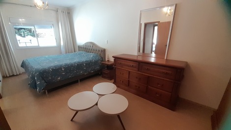 Quarto casal cama king 