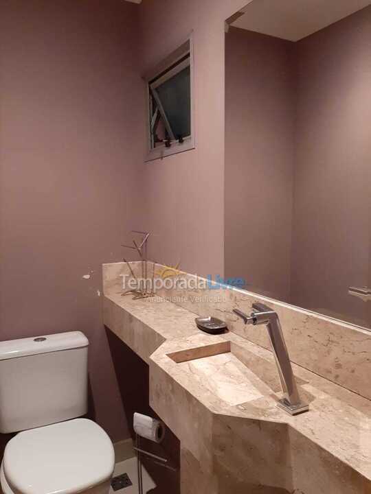 Apartamento para aluguel de temporada em Balneário Camboriú (Praia Central)