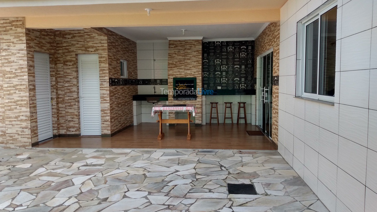 Casa para alquiler de vacaciones em Guaratuba (Nereidas)