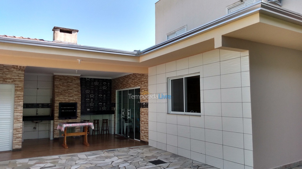 Casa para alquiler de vacaciones em Guaratuba (Nereidas)