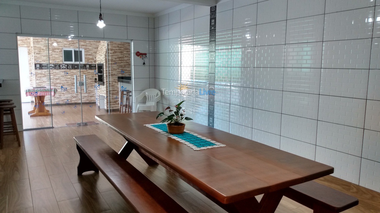Casa para alquiler de vacaciones em Guaratuba (Nereidas)