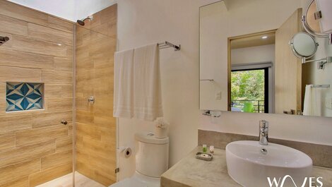 1 Go. | Great Location | Spacious | rooftop pool