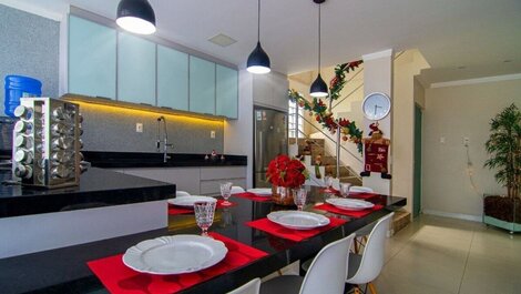 Casa con piscina a 15 minutos del Parque Beto Carreiro y 300m de la playa