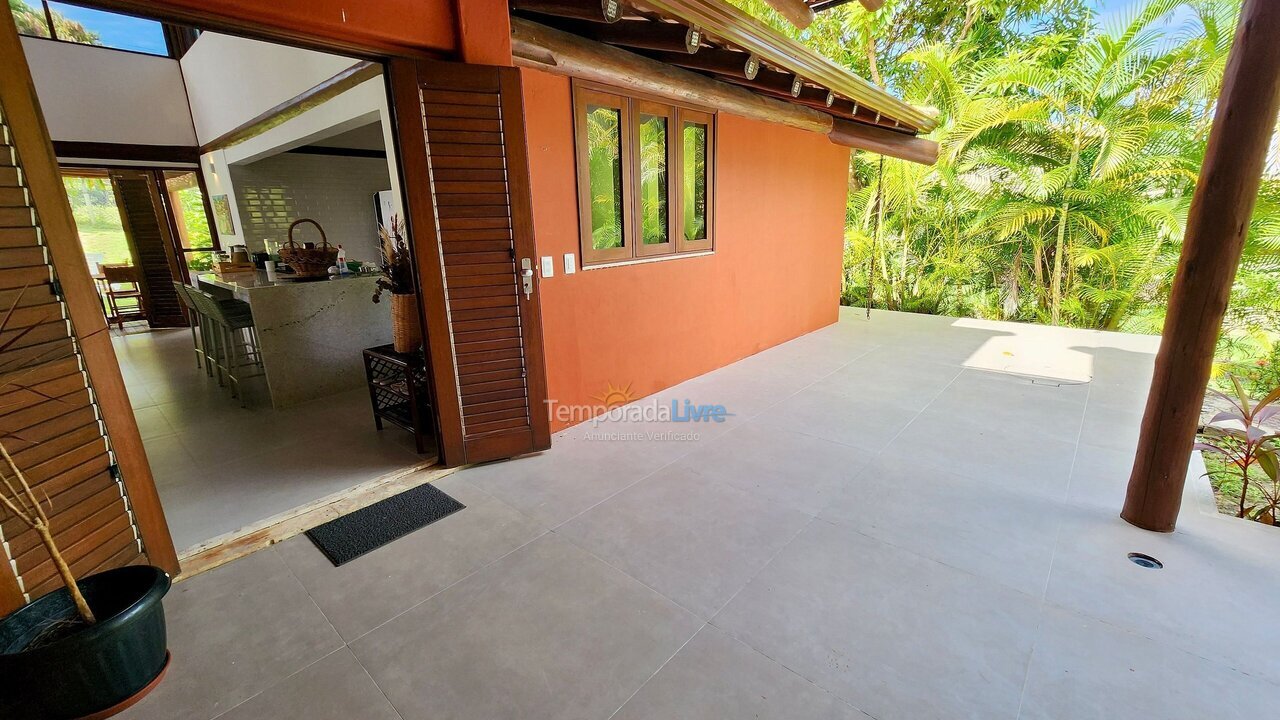 Casa para aluguel de temporada em Mata de São João (Imbassaí)