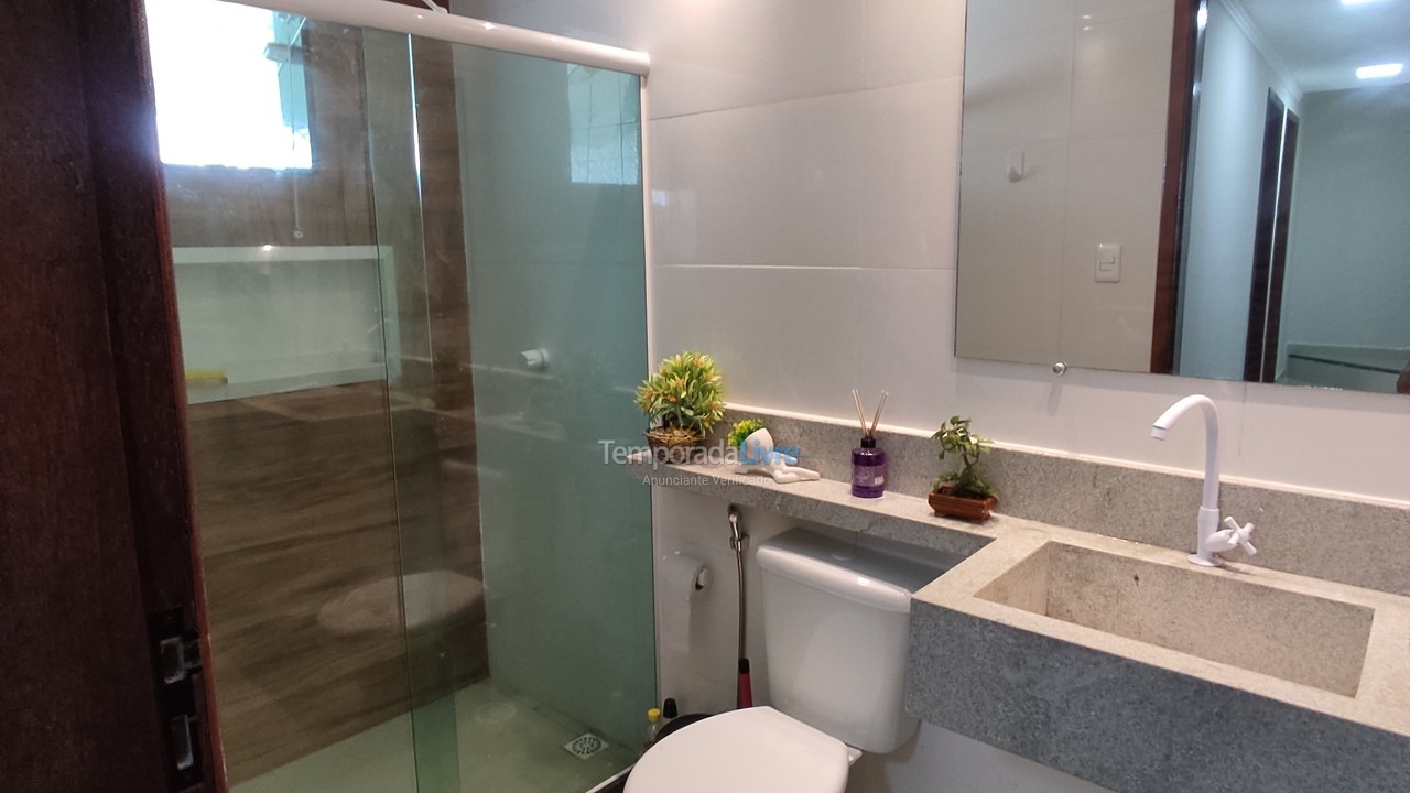 Casa para aluguel de temporada em São Francisco de Itabapoana (Praia de Manguinhos)