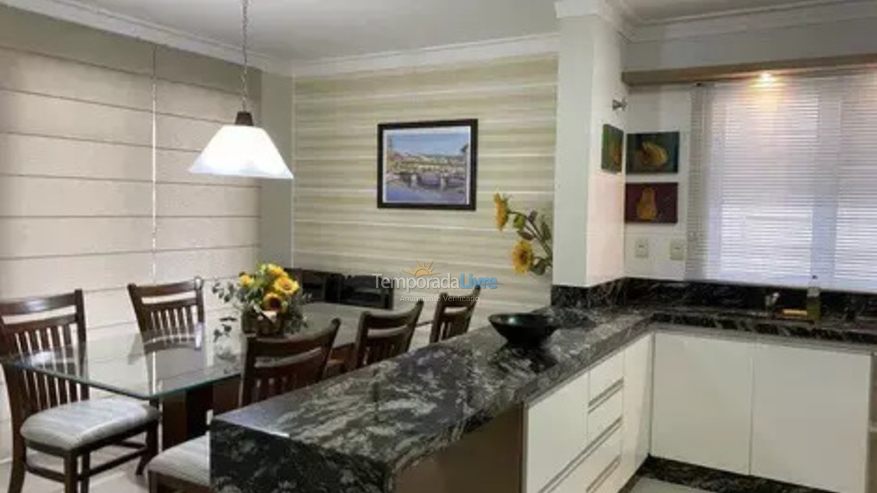 Apartamento para alquiler de vacaciones em Bombinhas (Praia de Bombas)