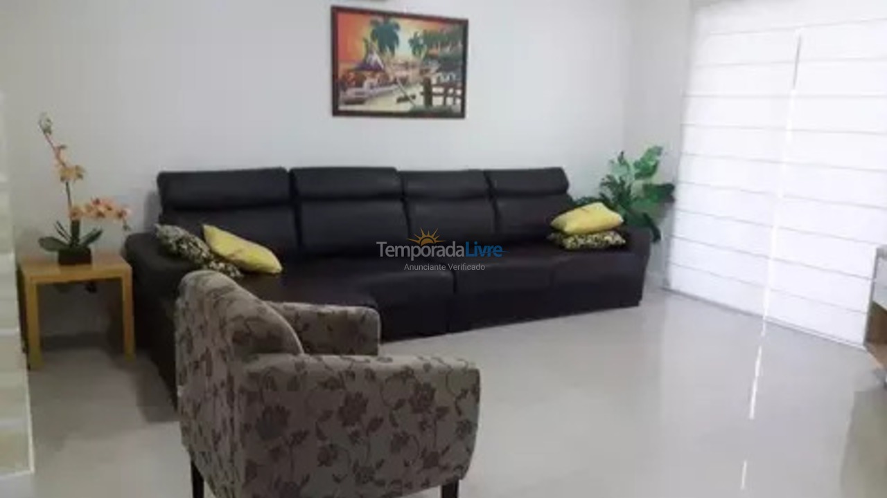 Apartamento para alquiler de vacaciones em Bombinhas (Praia de Bombas)