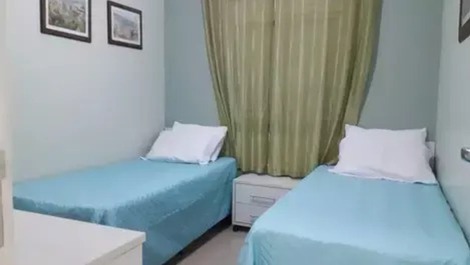 Dorm. solt. 2 camas + auxiliar 